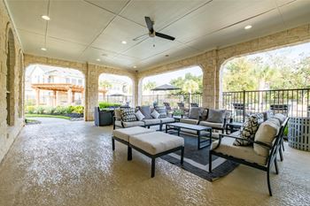 Outdoor wi-fi lounge
